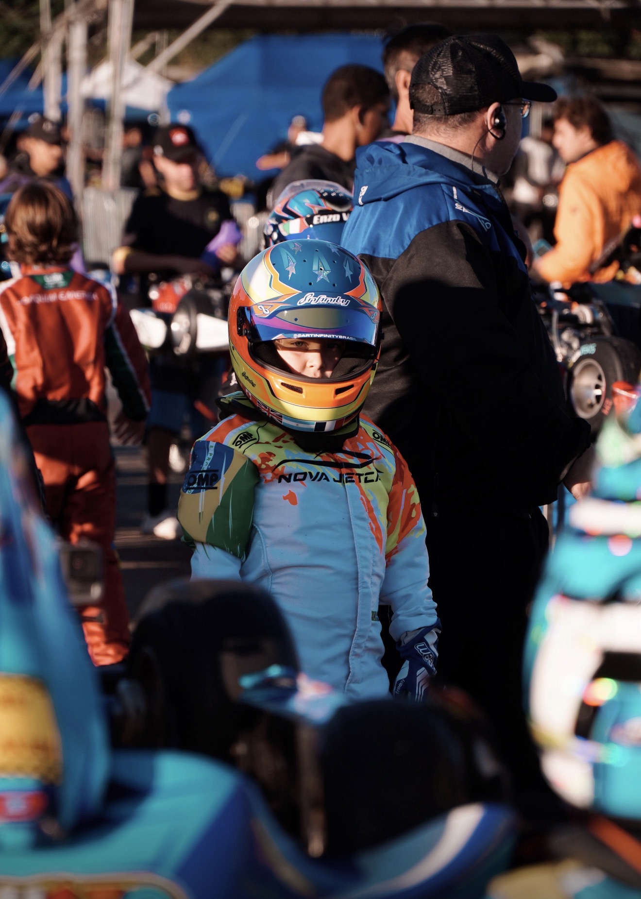 Lucca Amaral no grid antes de uma corrida