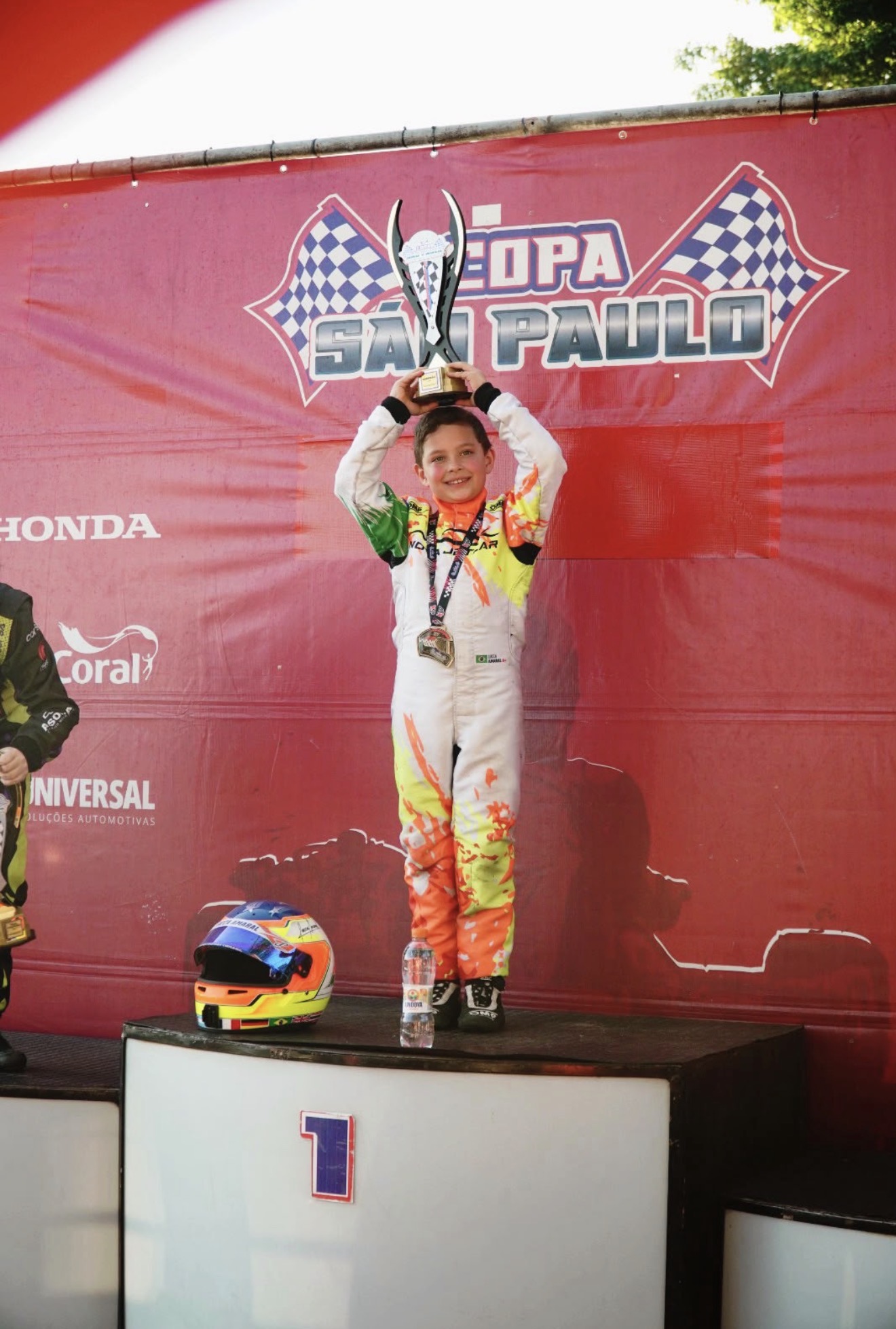 Lucca Amaral no primeiro lugar do pódio